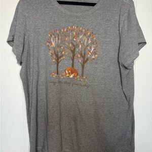 Life is good. Gray Graphic T-Shirt with Fox and Trees